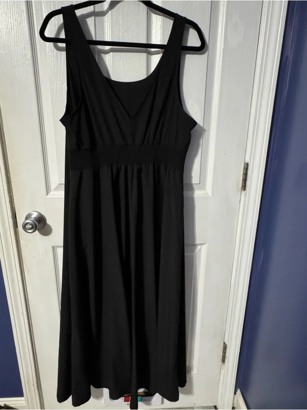 torrid Black Sleeveless Scoop-Neck Maxi Dress - Picture 5 of 8
